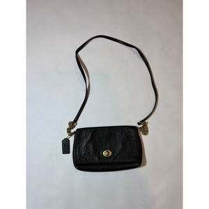 Coach Black Pebbled Leather Turnlock Crossbody Shoulder Bag Brass Chain